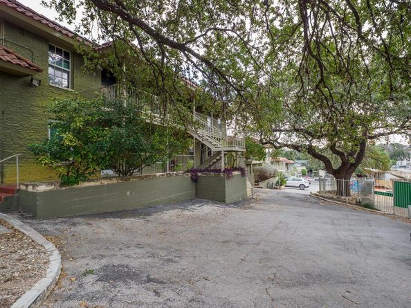 2302 East Side DR 28, Austin TX 78704