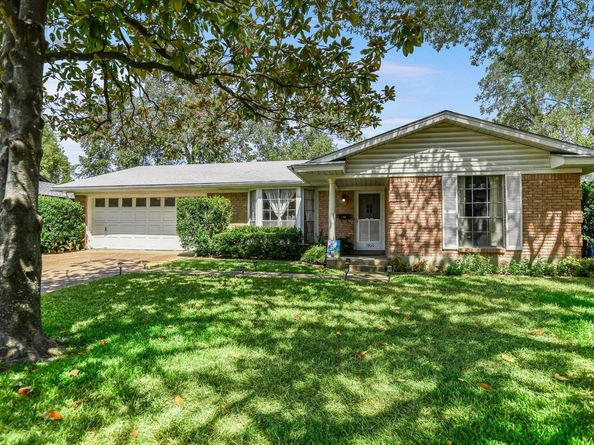 1900 Burbank ST, Austin TX 78757