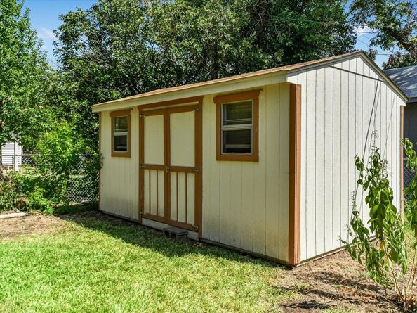 1900 Burbank ST, Austin TX 78757