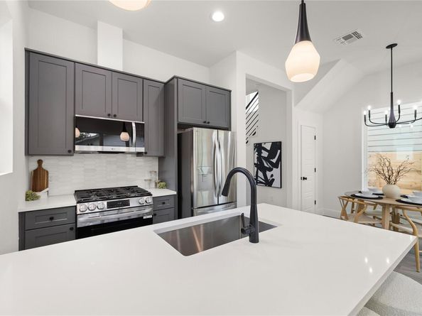 1700 Pennsylvania Ave, Austin TX 78702