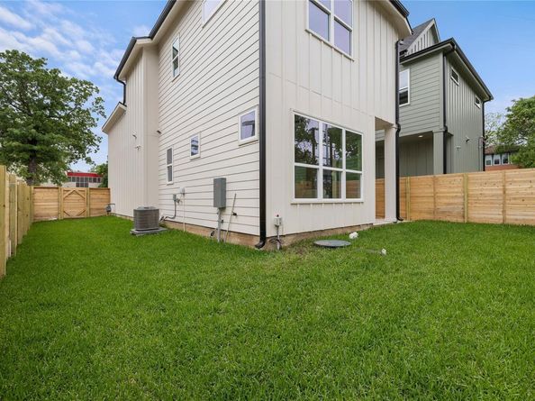 1700 Pennsylvania Ave, Austin TX 78702