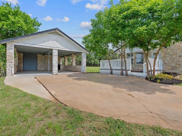 300 Fawn LN, Georgetown TX 78628