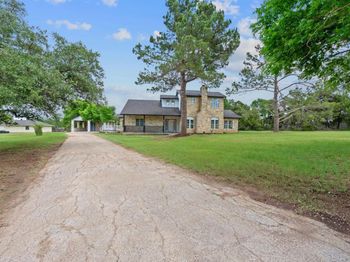 300 Fawn LN