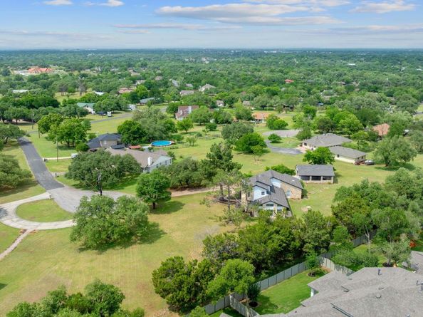 300 Fawn LN, Georgetown TX 78628