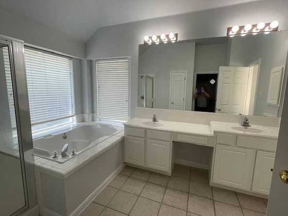 1800 Montana Sky DR, Austin TX 78727