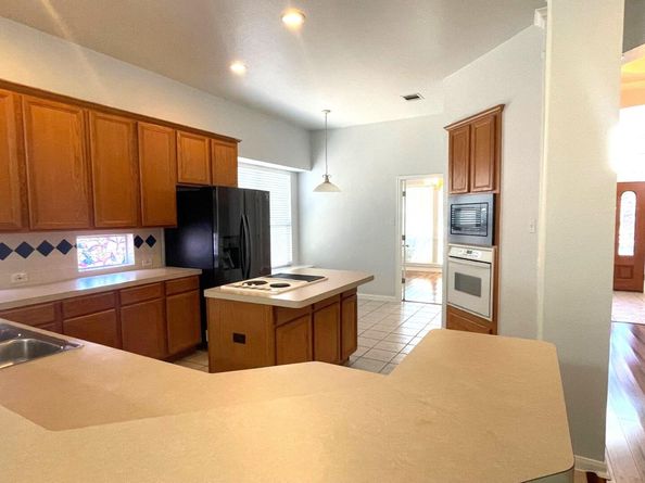 1800 Montana Sky DR, Austin TX 78727
