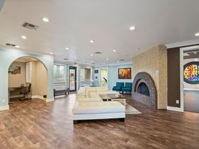 935 La Posada DR 148, Austin TX 78752