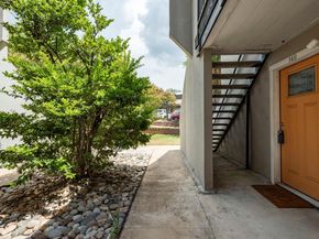 935 La Posada DR 148, Austin TX 78752