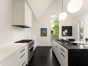 1803 Palma PLZ, Austin TX 78703