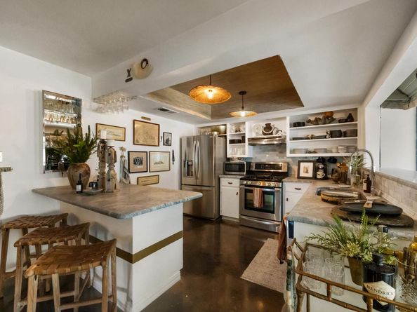 5205 Creekline DR, Austin TX 78745