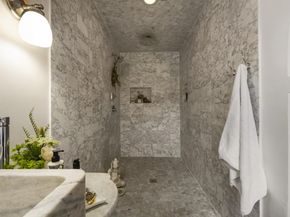 5205 Creekline DR, Austin TX 78745