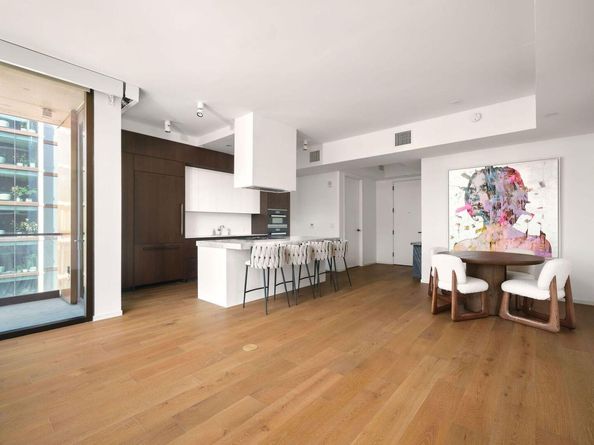 1211 W Riverside DR 4D, Austin TX 78704