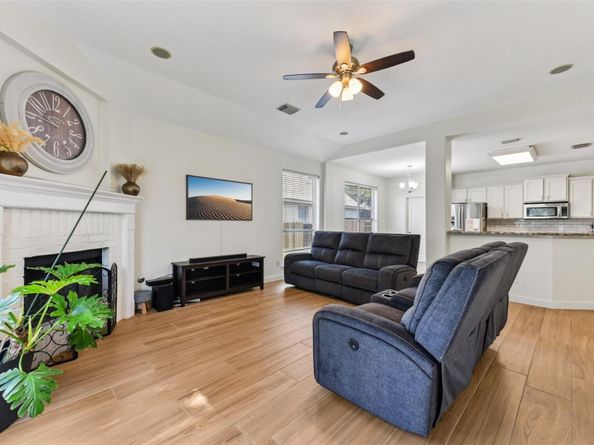 1913 Maize Bend DR, Austin TX 78727