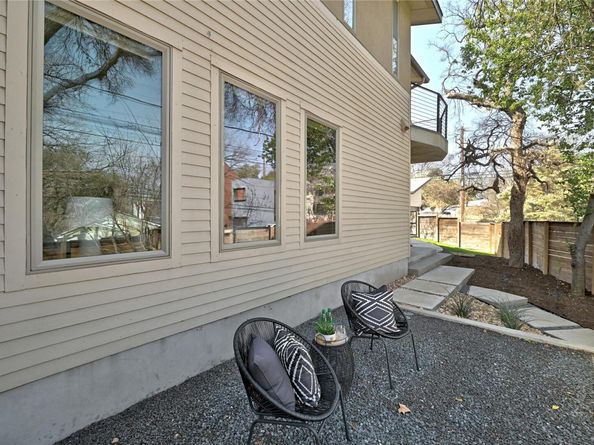 2100 Glendale PL A, Austin TX 78704