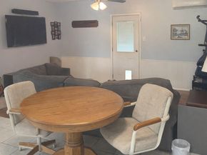 1704 S Walnut ST, Georgetown TX 78626