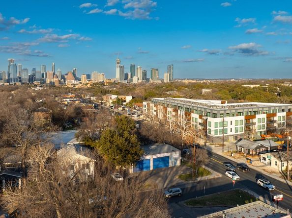 2209 S 1st ST 313, Austin TX 78704