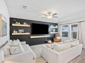 537 Loriner WAY, Liberty Hill TX 78642