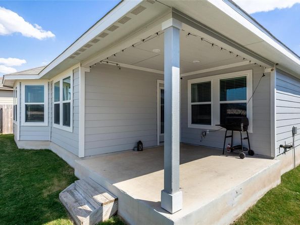 537 Loriner WAY, Liberty Hill TX 78642