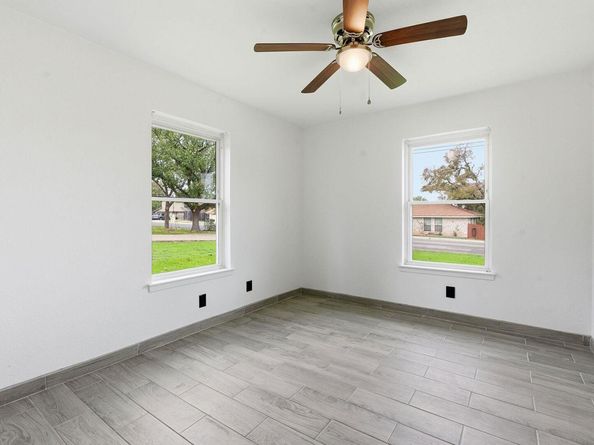 505 Meadowbrook DR, Georgetown TX 78628