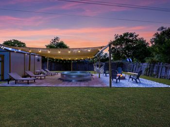 805 Sahara Ave