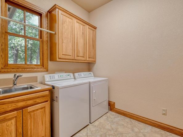 205 Flint Ridge TRL, Georgetown TX 78628