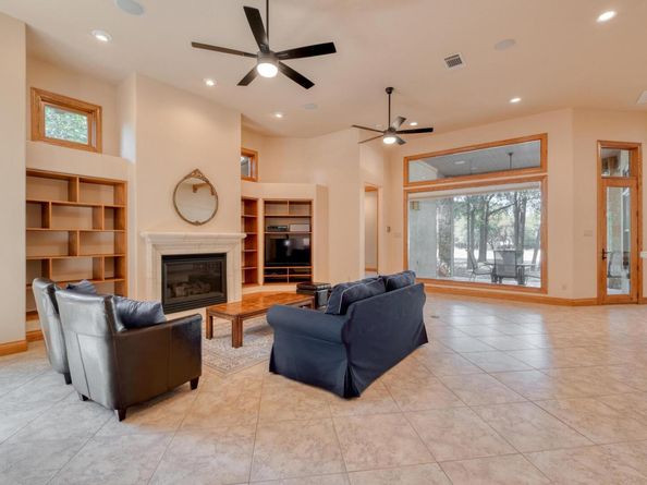 205 Flint Ridge TRL, Georgetown TX 78628