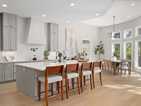 5300 N Scout Island CIR, Austin TX 78731