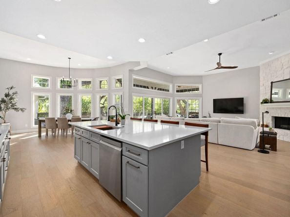 5300 N Scout Island CIR, Austin TX 78731
