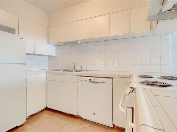 2122 Hancock DR 105, Austin TX 78756