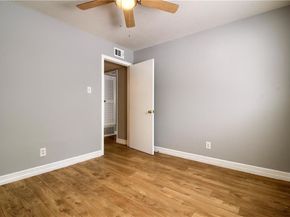 2122 Hancock DR 105, Austin TX 78756