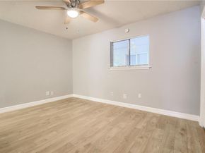 2122 Hancock DR 105, Austin TX 78756