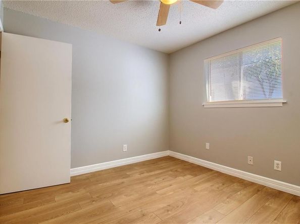 2122 Hancock DR 105, Austin TX 78756