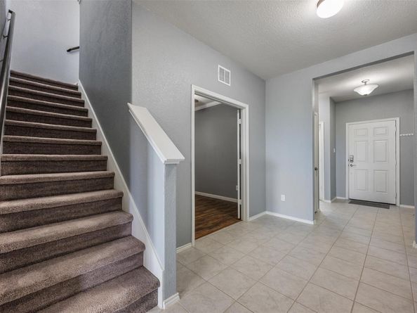 713 Hummingbird LN, Leander TX 78641