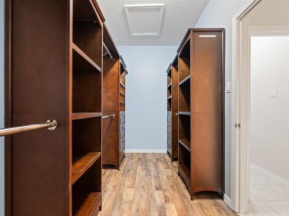 713 Hummingbird LN, Leander TX 78641