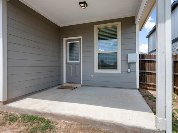 713 Hummingbird LN, Leander TX 78641
