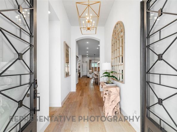 502 Irvine CIR, Liberty Hill TX 78642