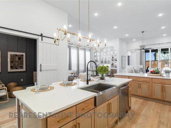 502 Irvine CIR, Liberty Hill TX 78642