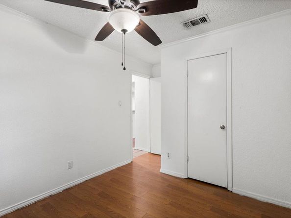 1307 Meadgreen DR, Austin TX 78758