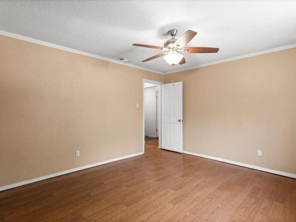 1307 Meadgreen DR, Austin TX 78758
