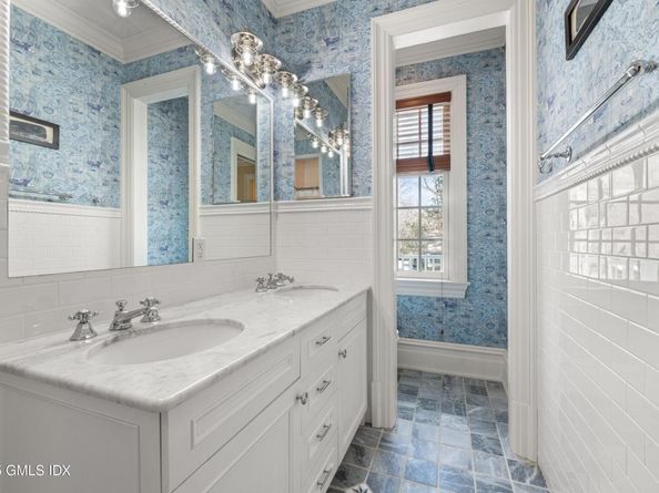 20 Sherwood Farm Lane, Greenwich CT 06831
