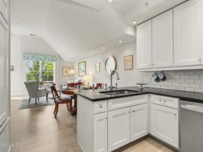 77 Havemeyer Lane 324, Stamford CT 06902