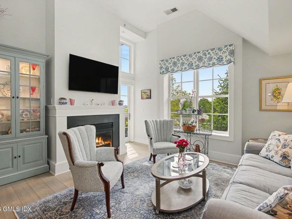 77 Havemeyer Lane 324, Stamford CT 06902
