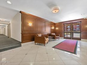 52 Lafayette Place 1F, Greenwich CT 06830
