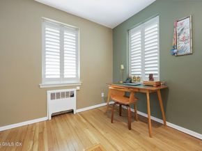 52 Lafayette Place 1F, Greenwich CT 06830