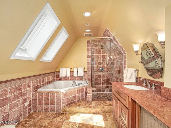52 Center Drive, Old Greenwich CT 06870
