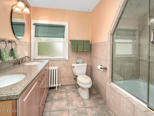 52 Center Drive, Old Greenwich CT 06870