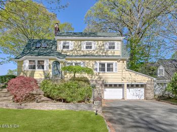 52 Center Drive