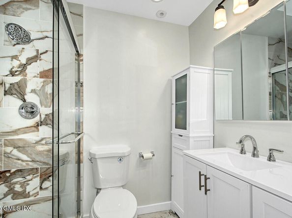 52 Center Drive, Old Greenwich CT 06870