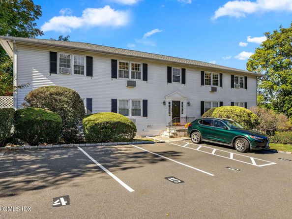 47 Valley Road B3, Cos Cob CT 06807
