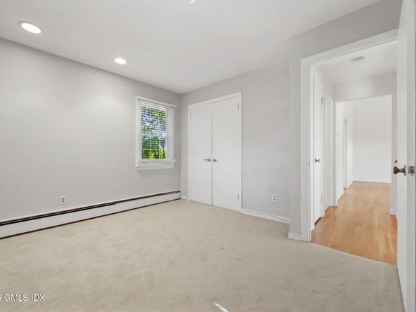 47 Valley Road B3, Cos Cob CT 06807